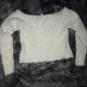 Fuzzy cropped long sleeved